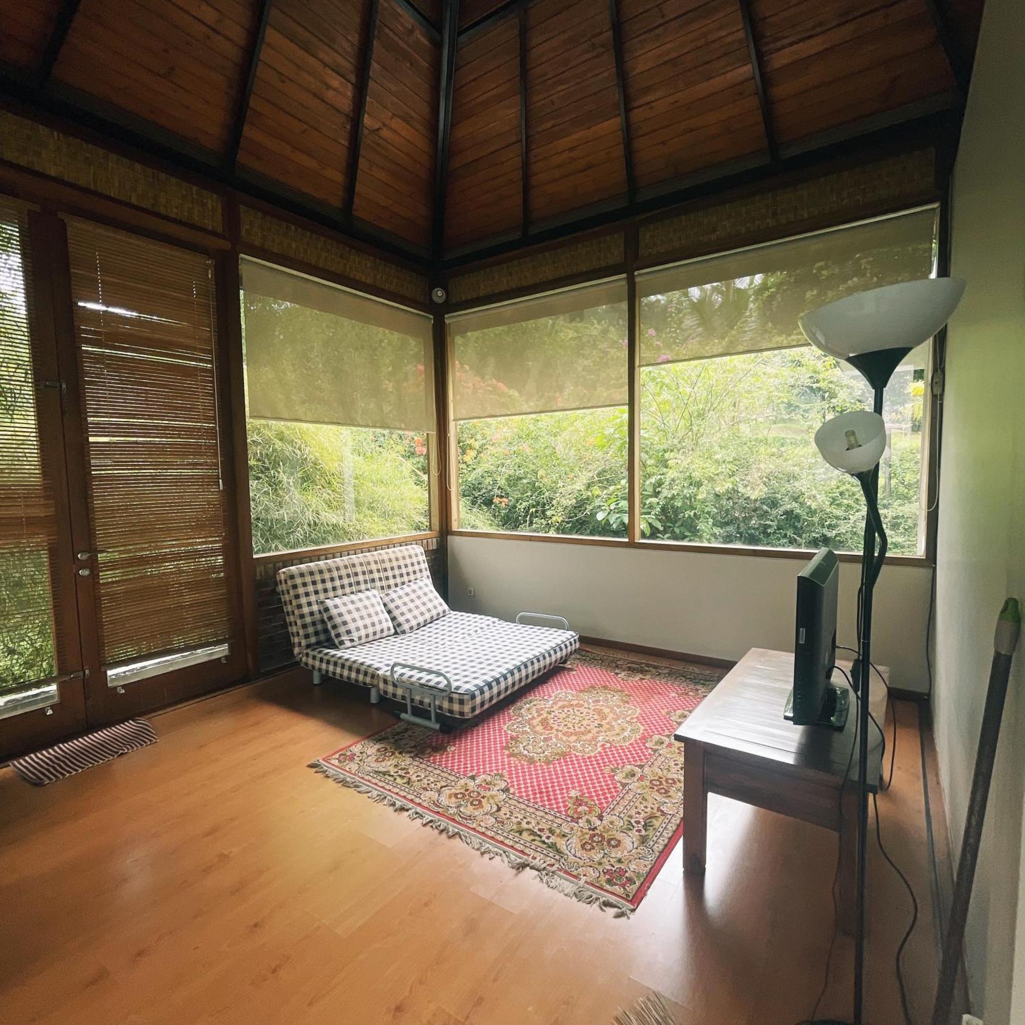 Wira Garden View & Big Garden For Bbq And Relax In Strategic Area Villa Bandung