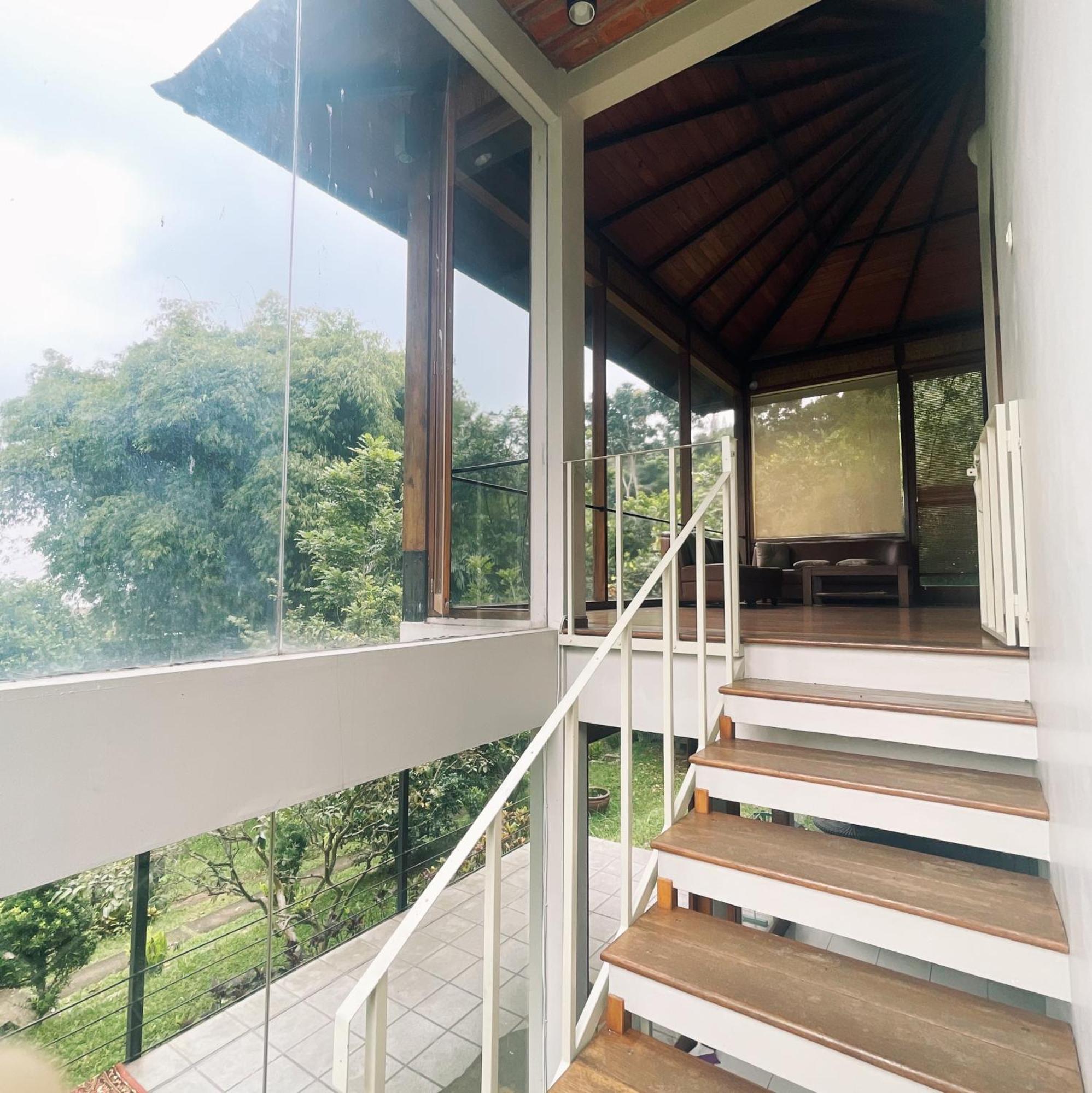 Villa Wira Garden View & Big Garden For Bbq And Relax In Strategic Area Bandung