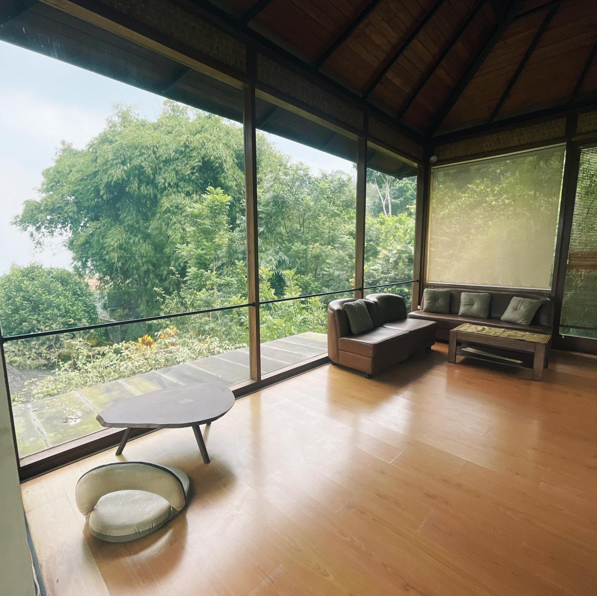Wira Garden View & Big Garden For Bbq And Relax In Strategic Area * Bandung